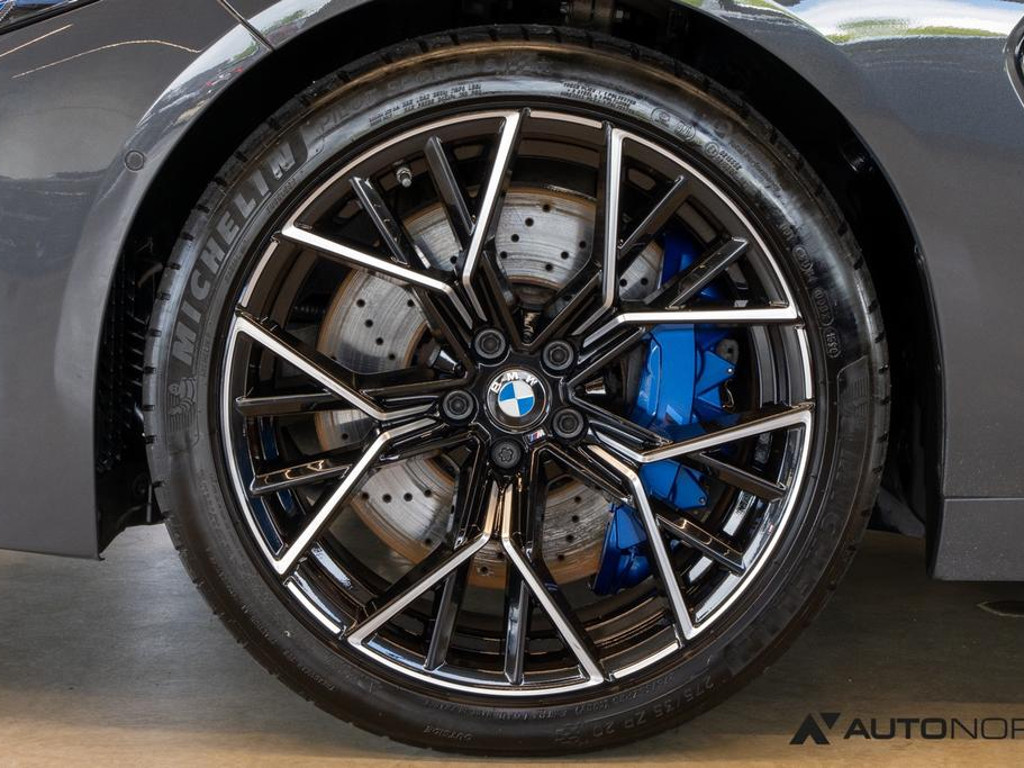 BMW M8