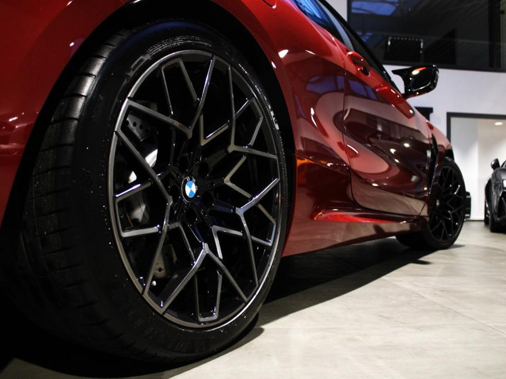 BMW M8