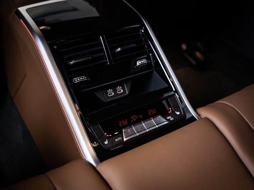 BMW M8