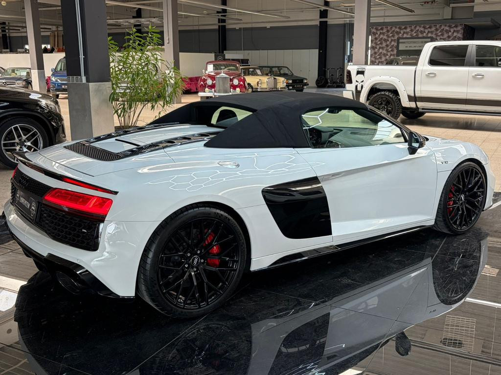 Audi R8
