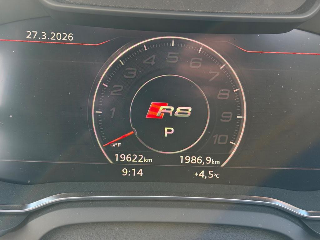 Audi R8
