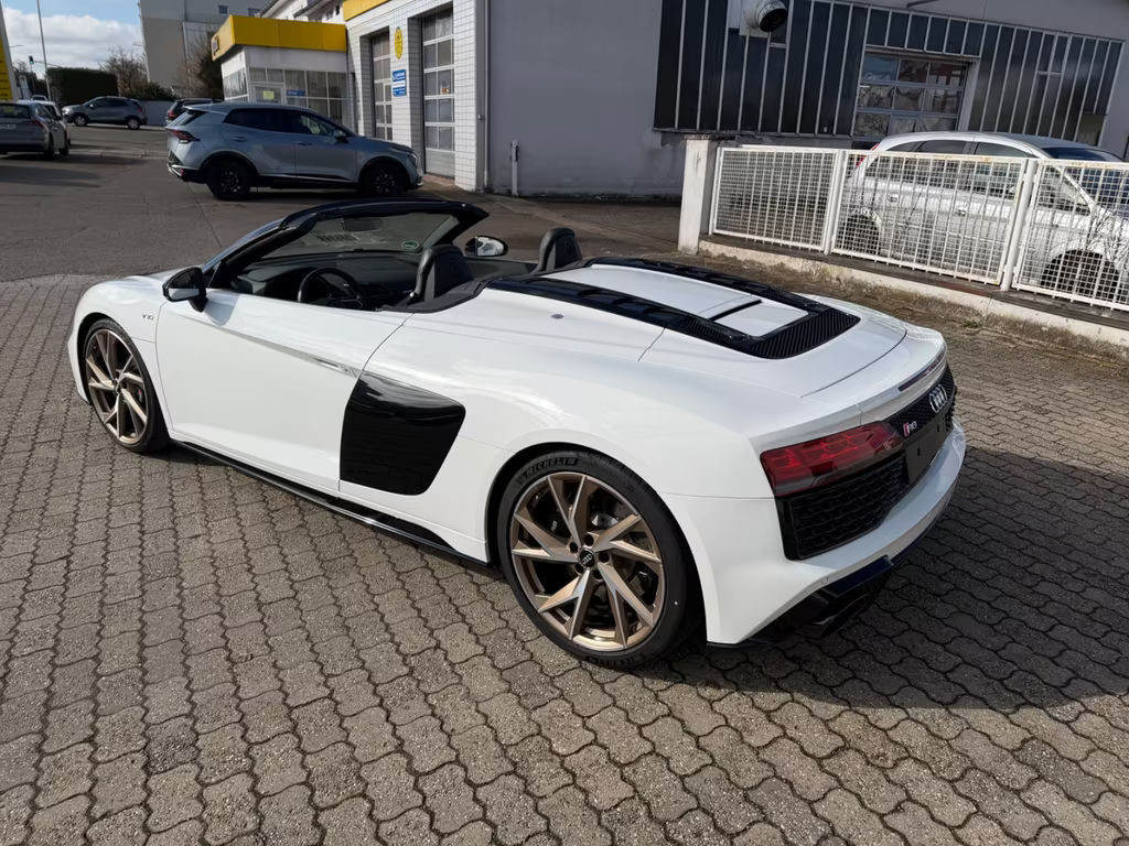 Audi R8