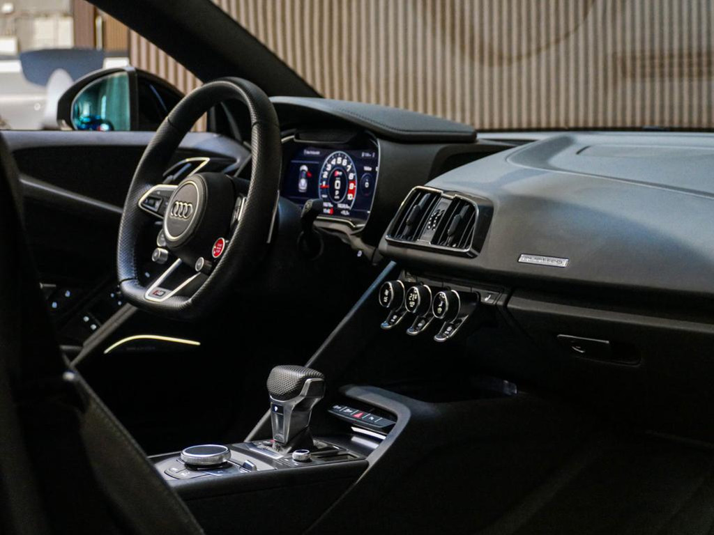Audi R8
