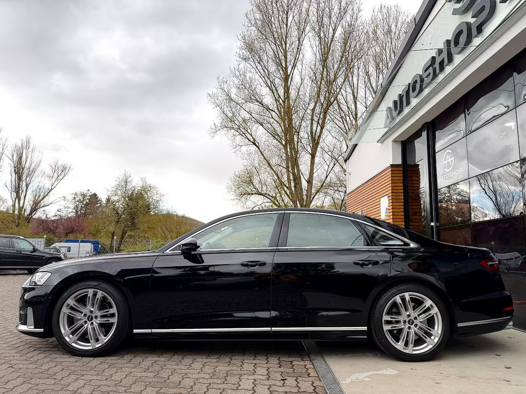 Audi S8