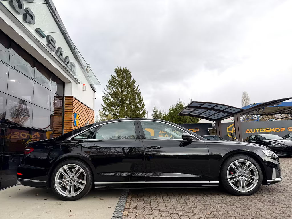 Audi S8