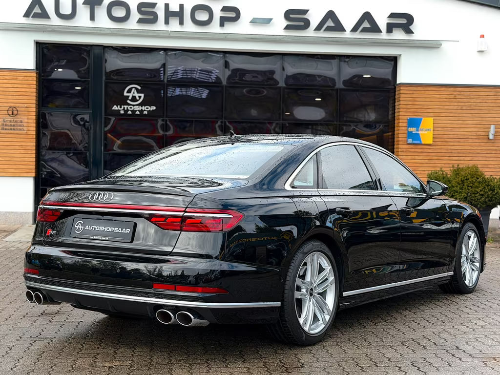 Audi S8