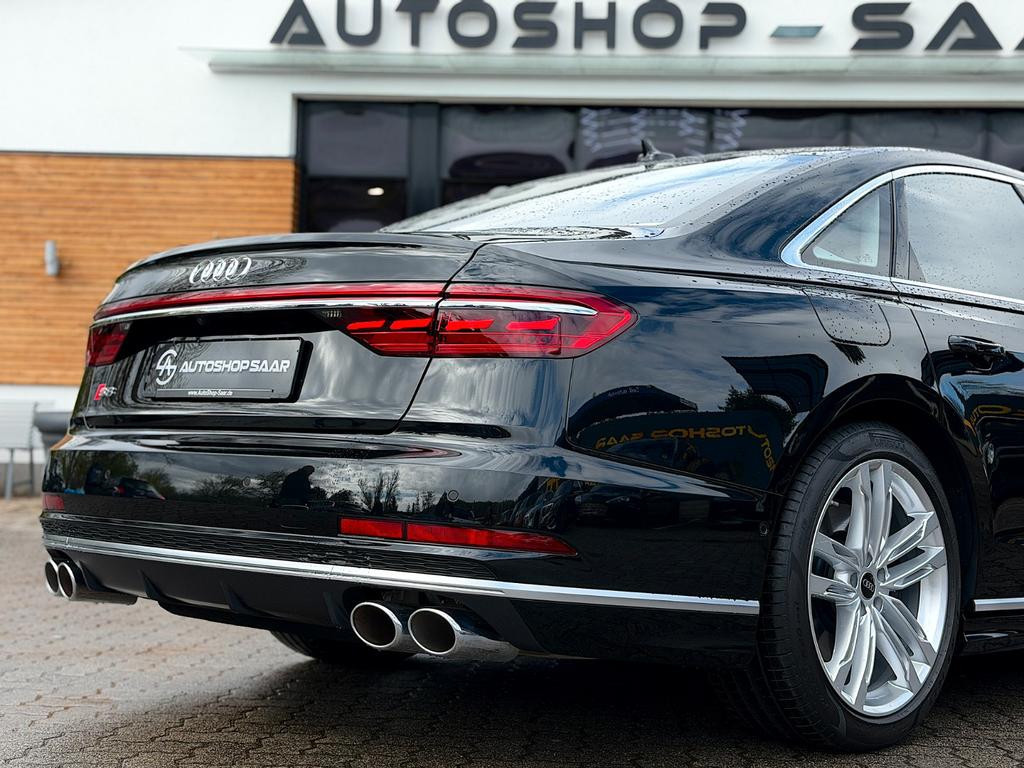 Audi S8