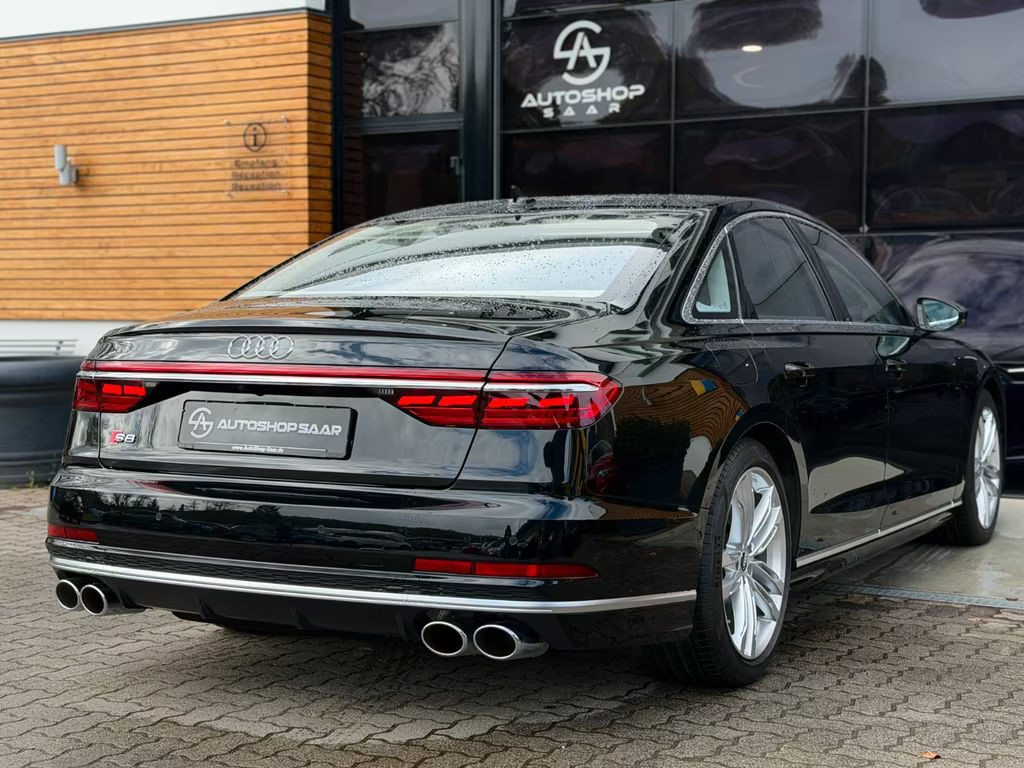 Audi S8