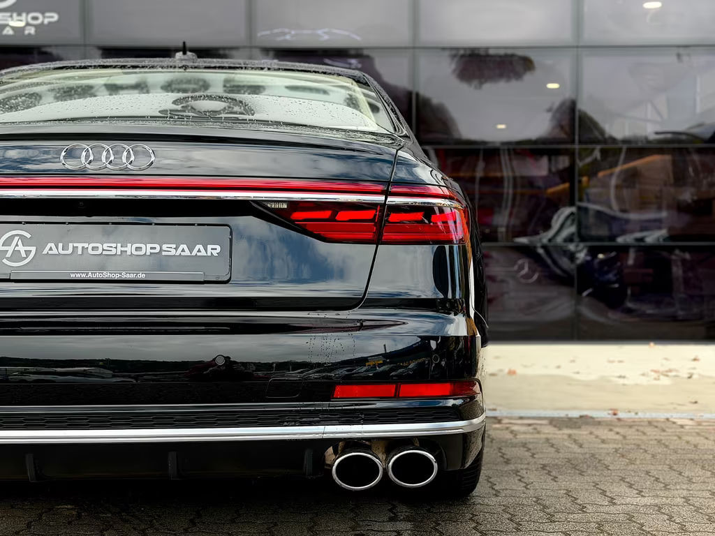 Audi S8