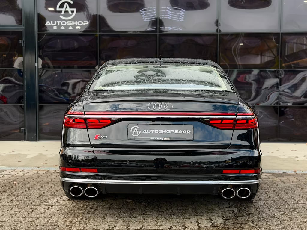 Audi S8