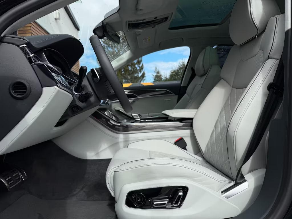 Audi S8