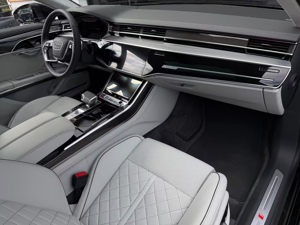 Audi S8