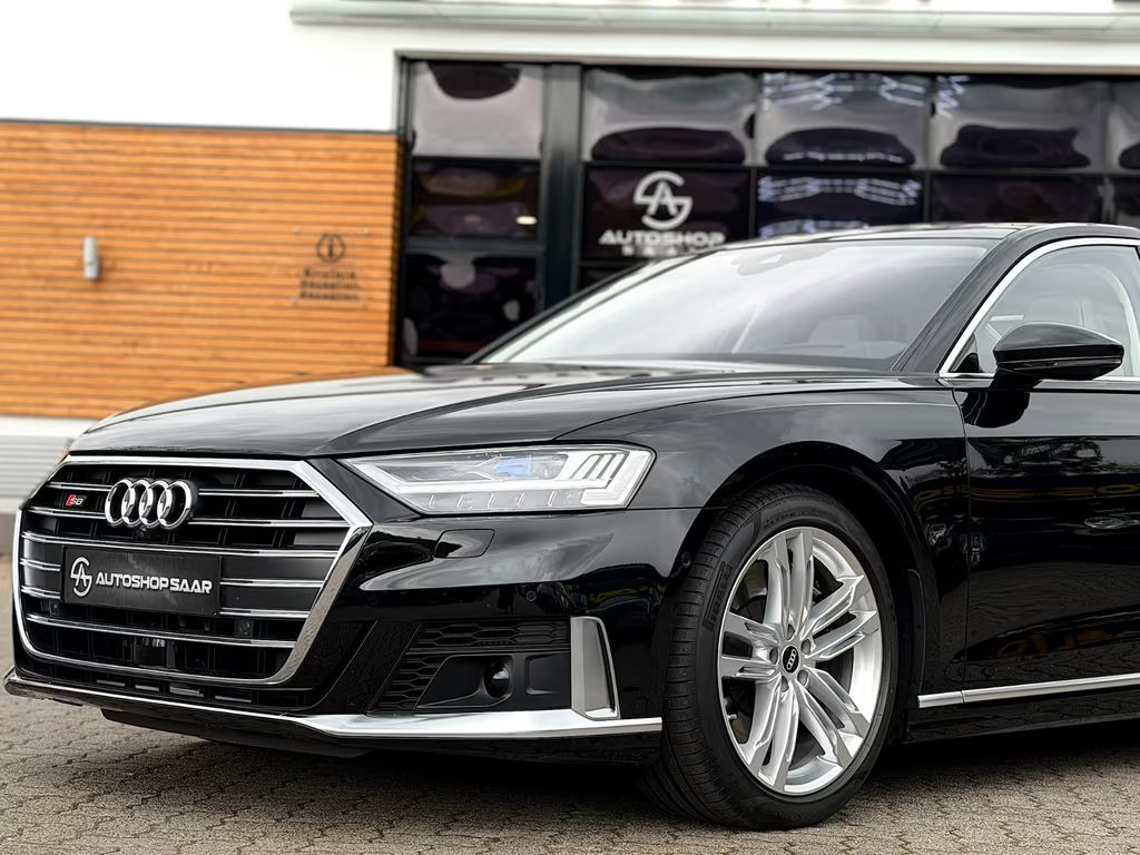 Audi S8