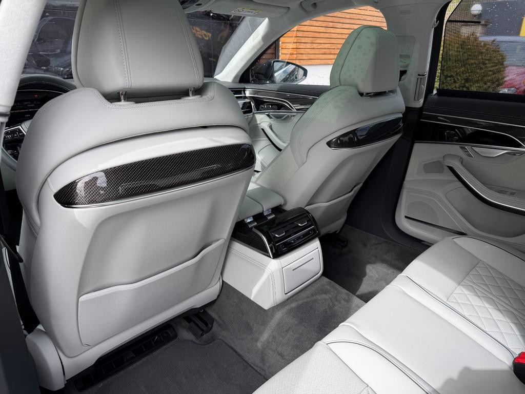 Audi S8