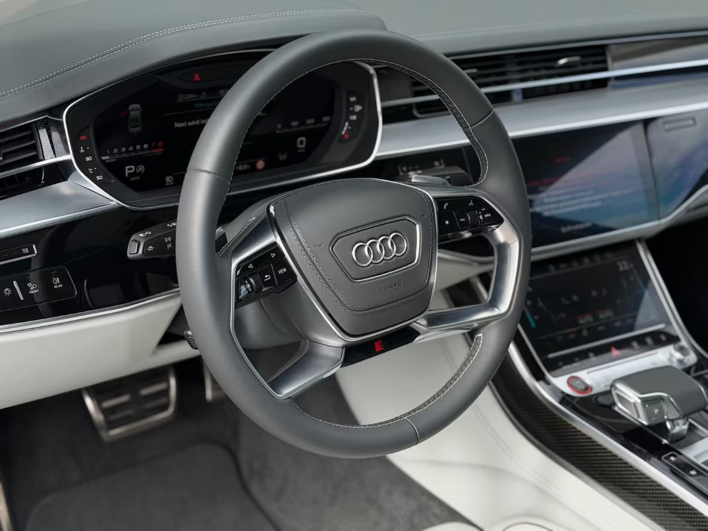 Audi S8