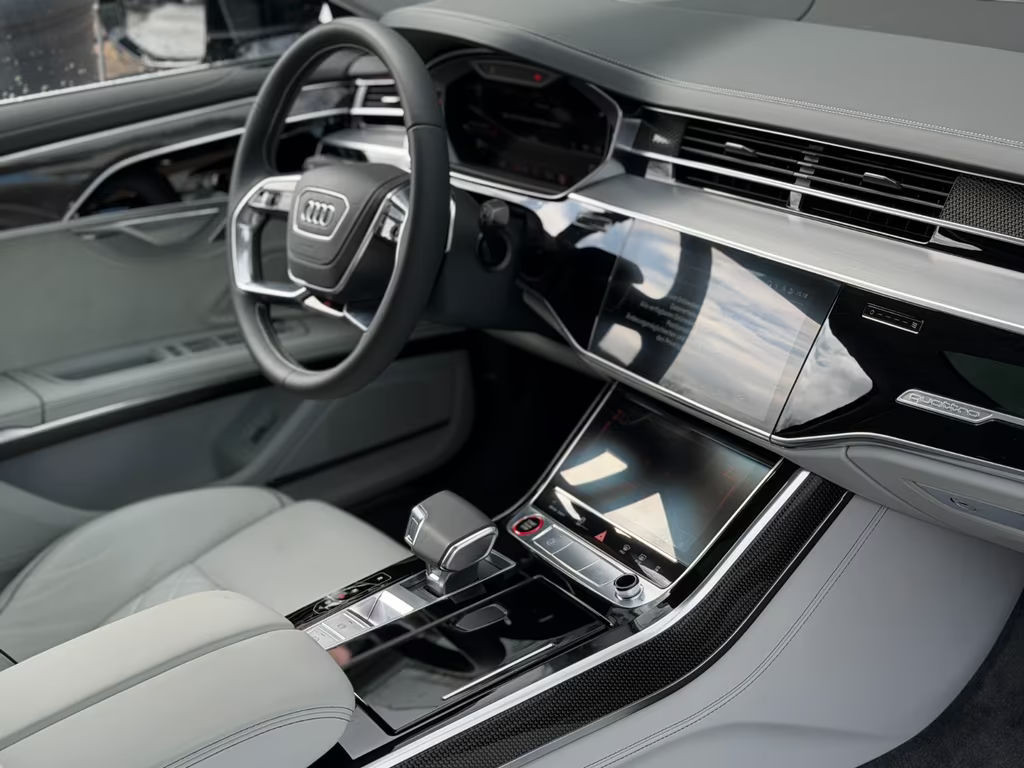 Audi S8