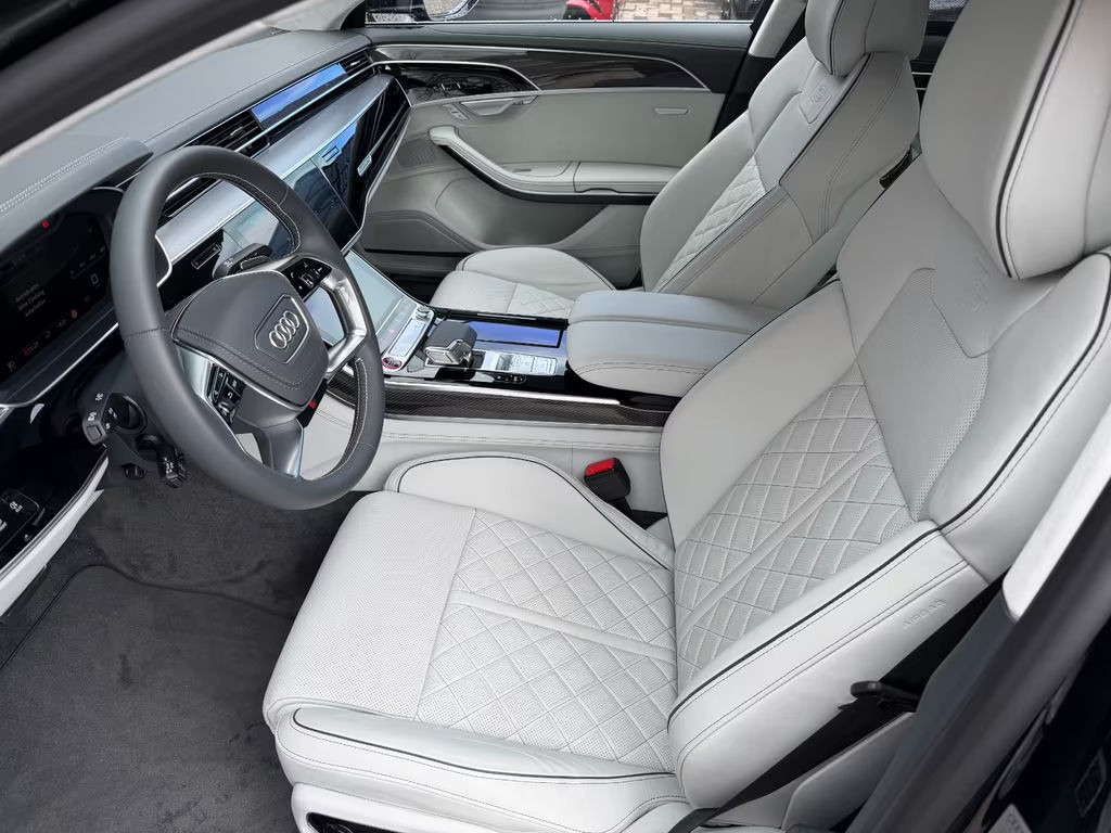 Audi S8
