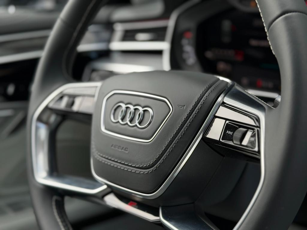 Audi S8