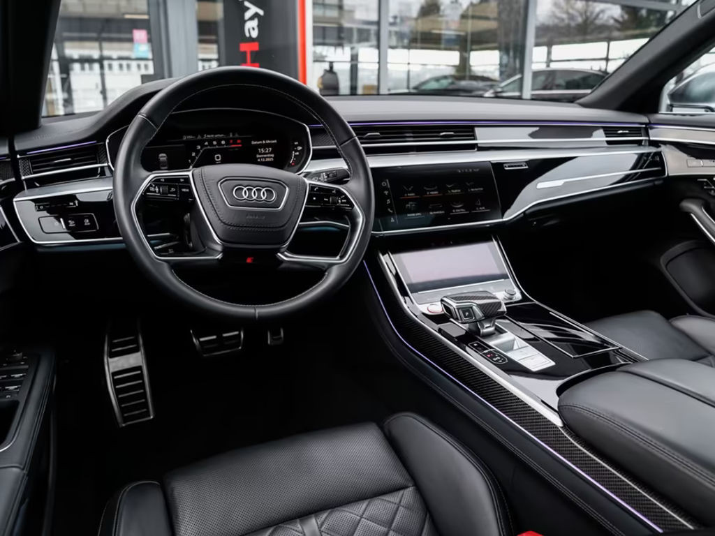 Audi S8