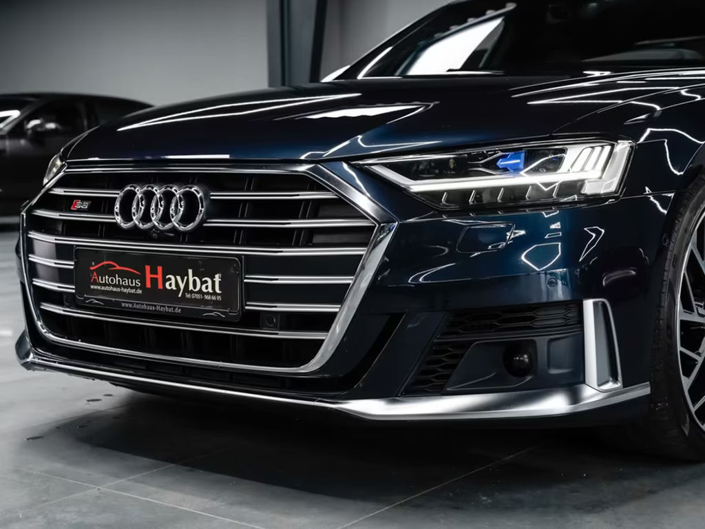 Audi S8