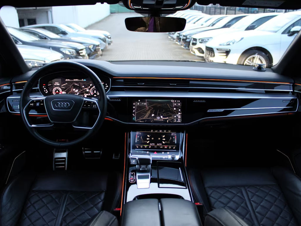 Audi S8