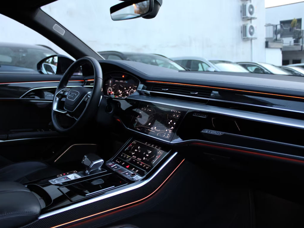 Audi S8
