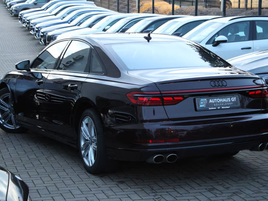 Audi S8