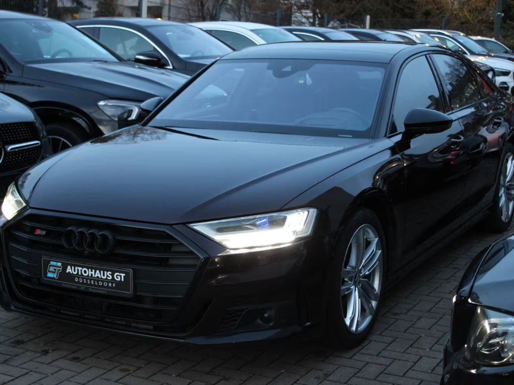 Audi S8