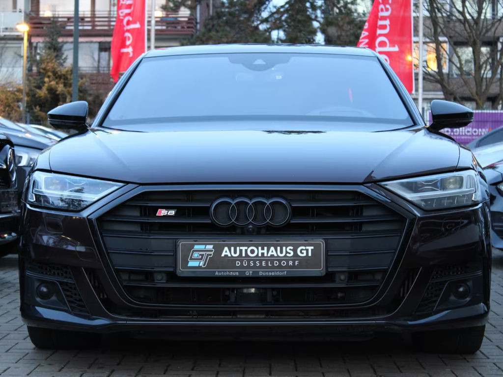 Audi S8