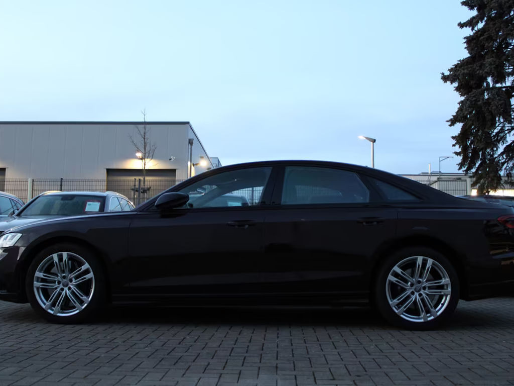 Audi S8