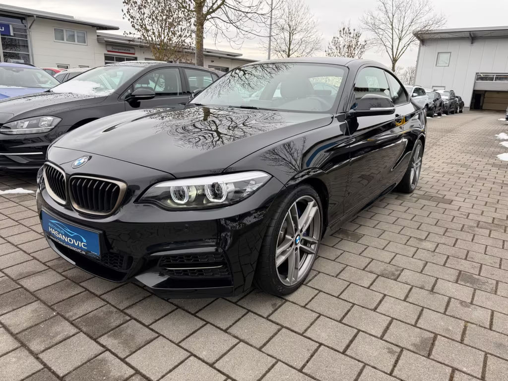 BMW M2 M240i
