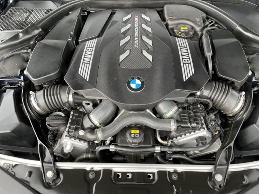 BMW M850