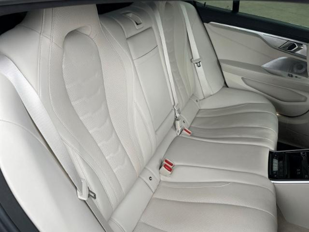 BMW M850