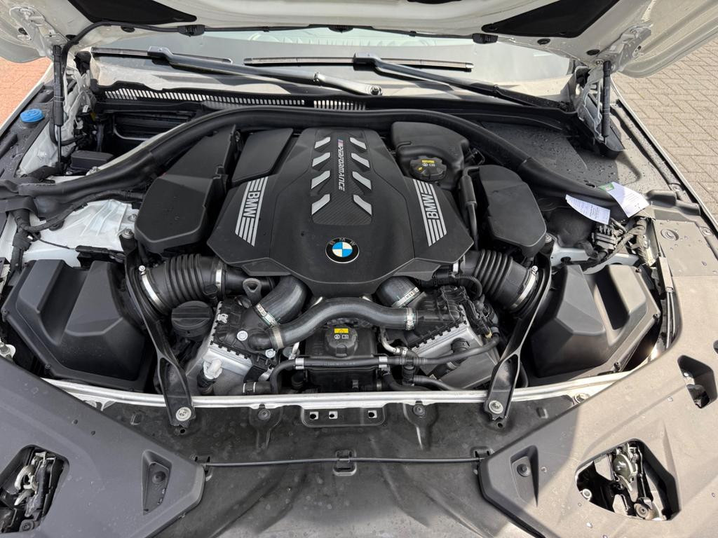 BMW M850