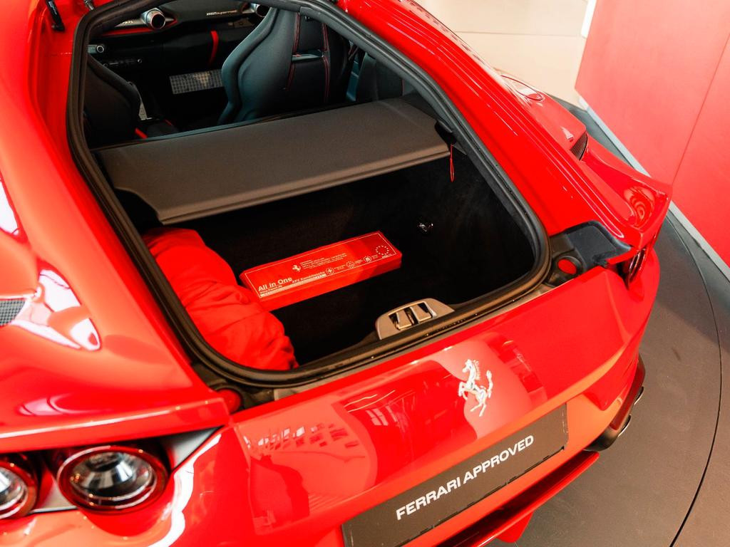 Ferrari 812