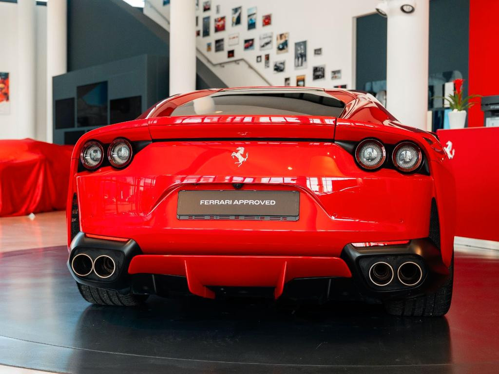 Ferrari 812
