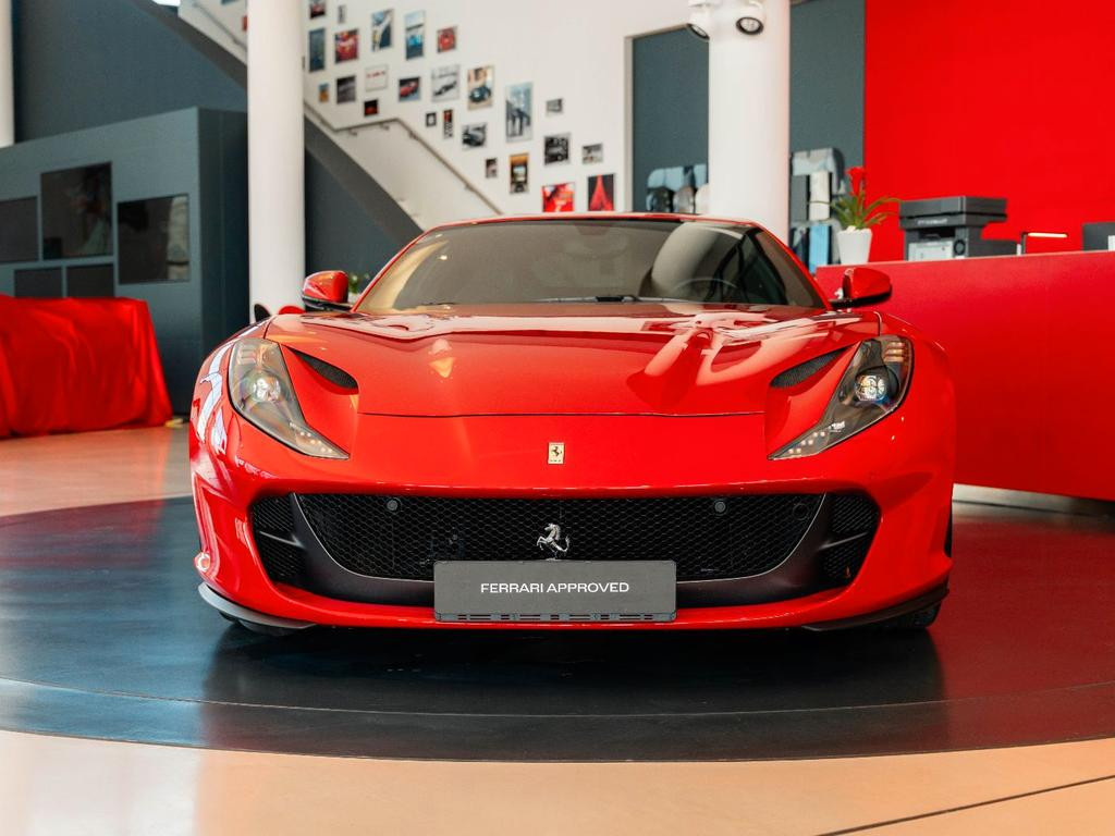 Ferrari 812