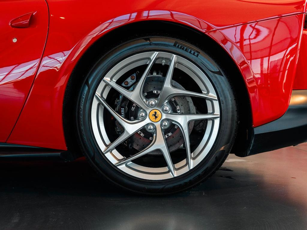 Ferrari 812