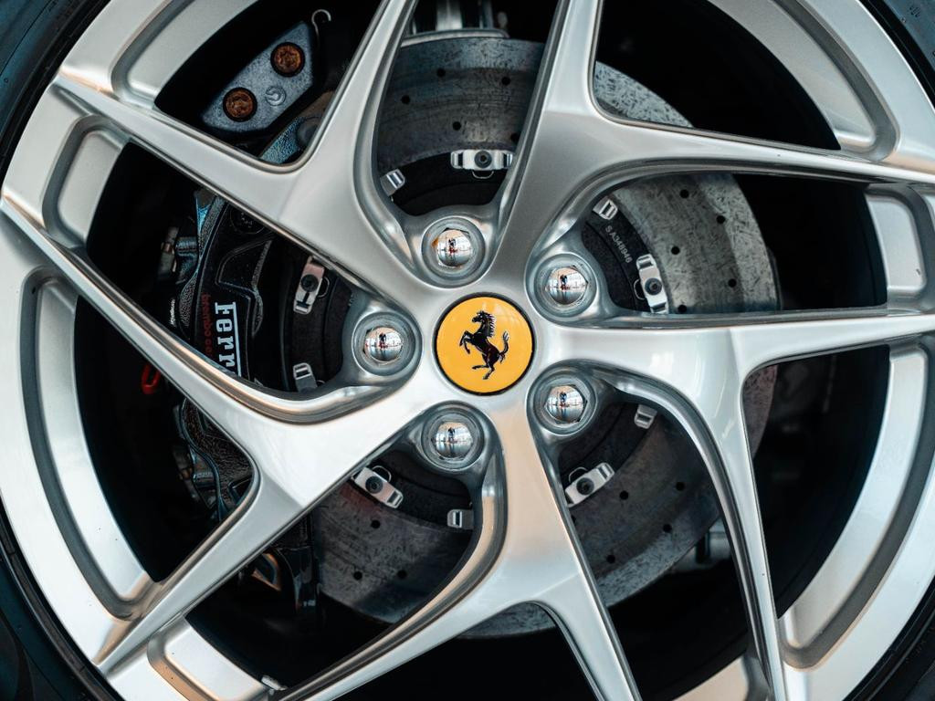 Ferrari 812