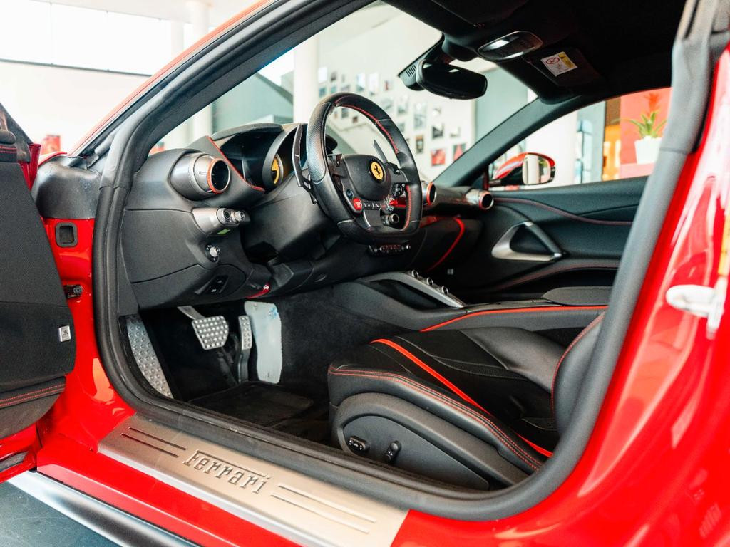 Ferrari 812