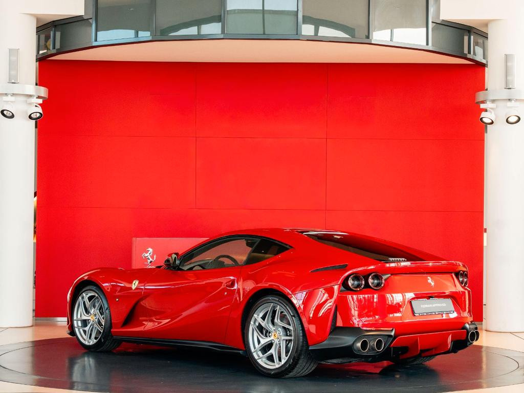Ferrari 812