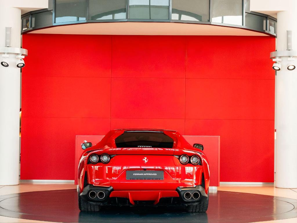 Ferrari 812