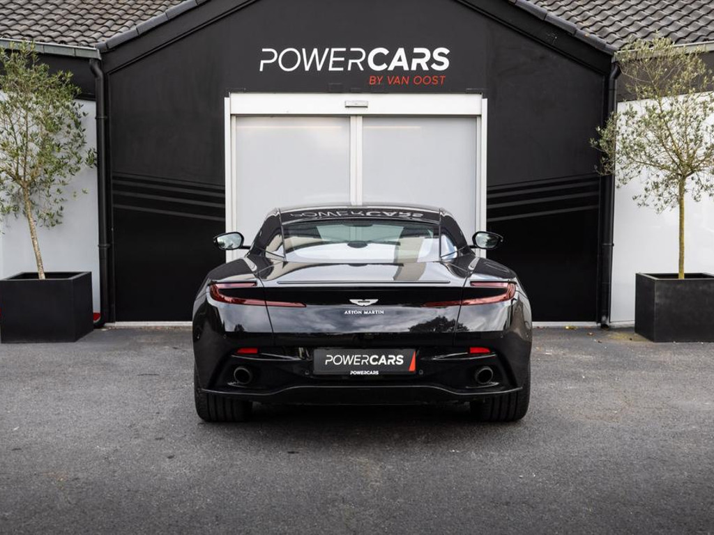 Aston Martin DB11