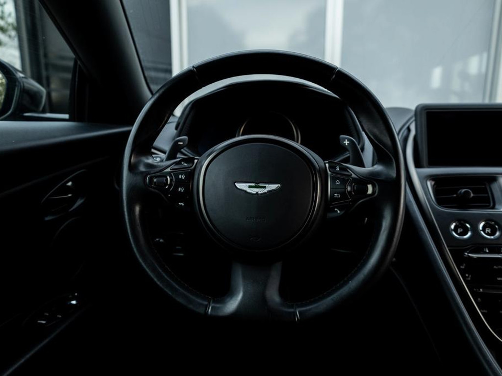 Aston Martin DB11