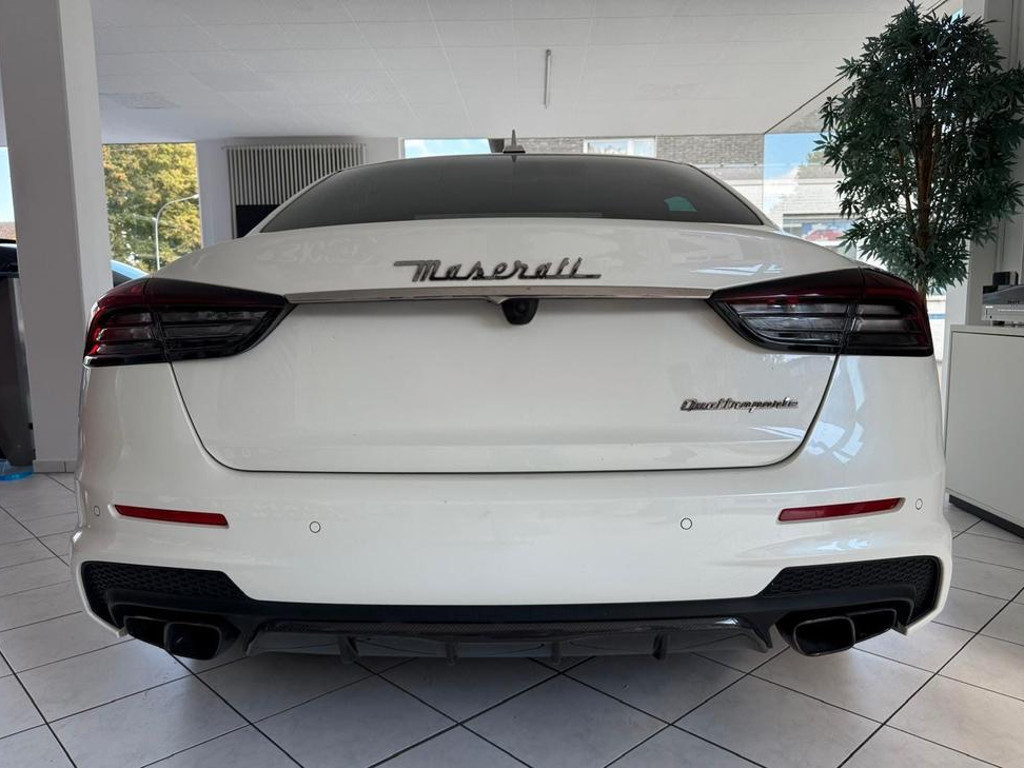Maserati Quattroporte