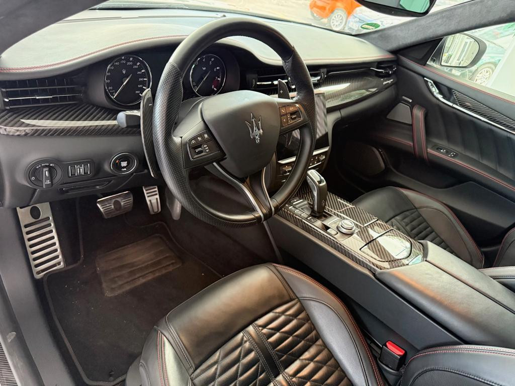 Maserati Quattroporte