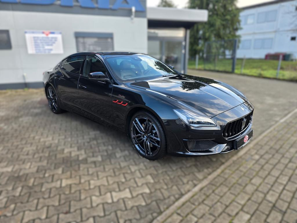 Maserati Quattroporte