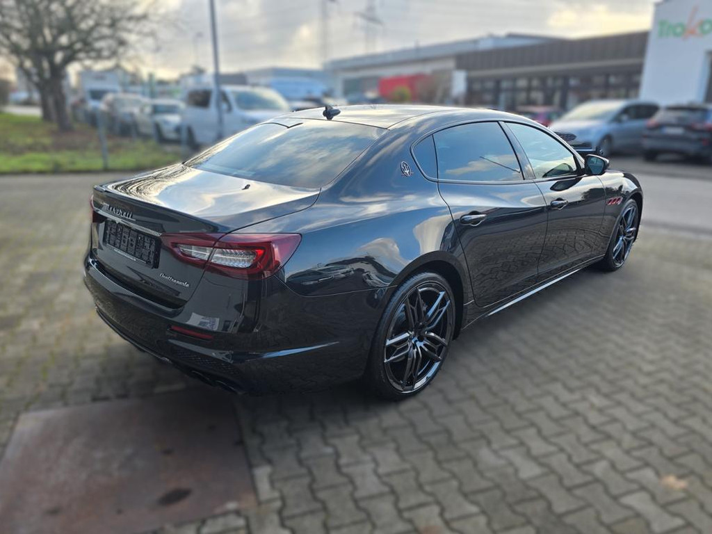 Maserati Quattroporte