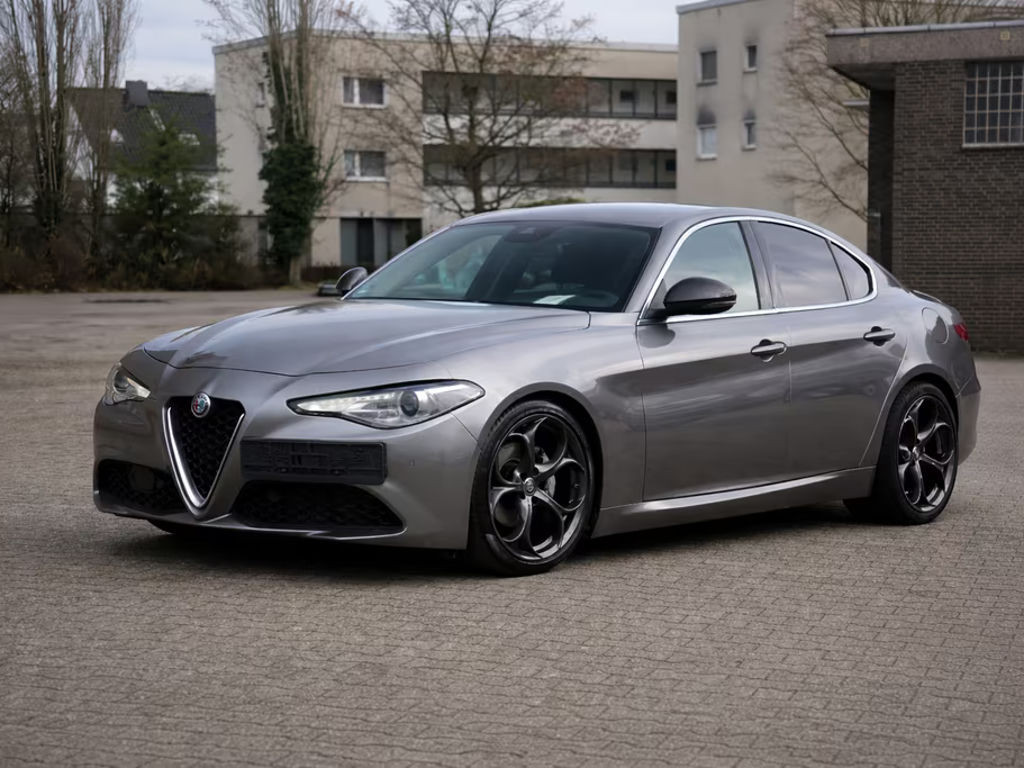 Alfa Romeo Giulia Super Turbo AT8