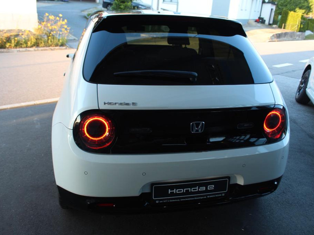 Honda e